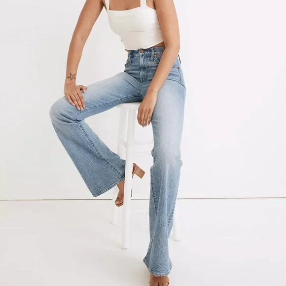 31 Madewell The Perfect Vintage Flare Jean in Delavan Wash - Picture 3 of 4